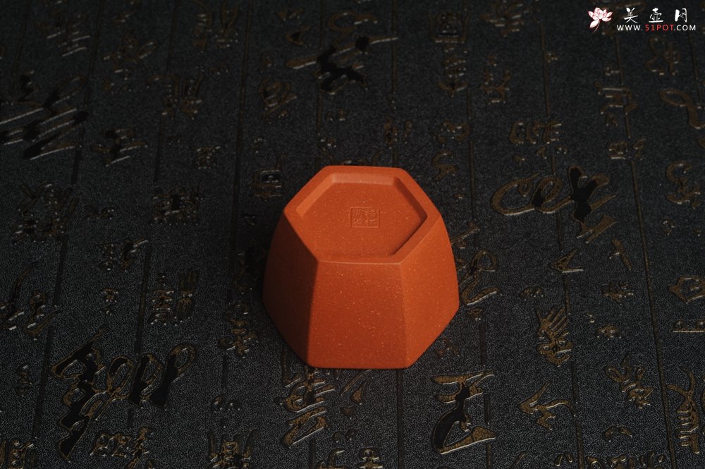 紫砂壶图片：特好降坡泥精致手工六方杯 茶人醉爱 性价比高 - 美壶网