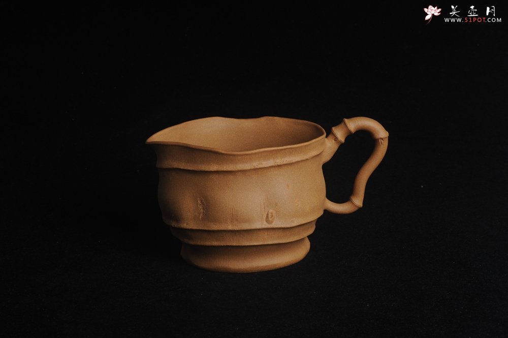 紫砂壶图片：全手大容量特好老黄段泥竹段公道杯 难度大 肌理丰富生动 - 美壶网