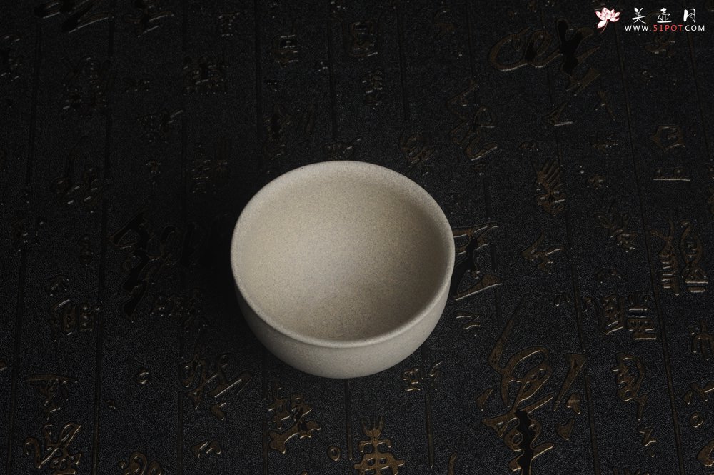 紫砂壶图片：优质白段泥精致手工品茗杯主人杯 茶人醉爱 - 美壶网