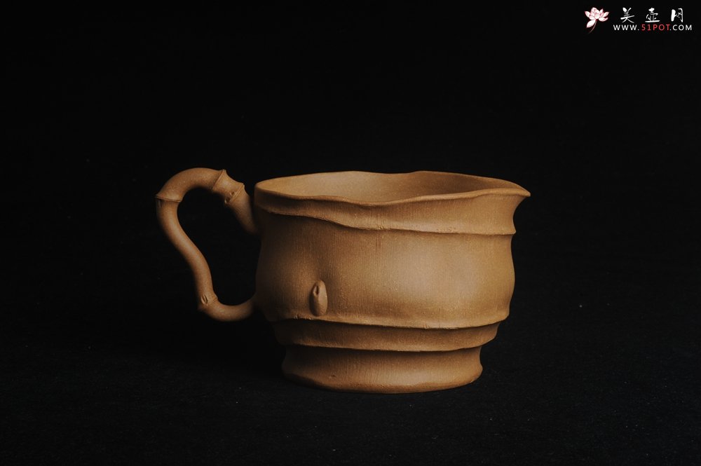 紫砂壶图片：全手大容量特好老黄段泥竹段公道杯 难度大 肌理丰富生动 - 美壶网