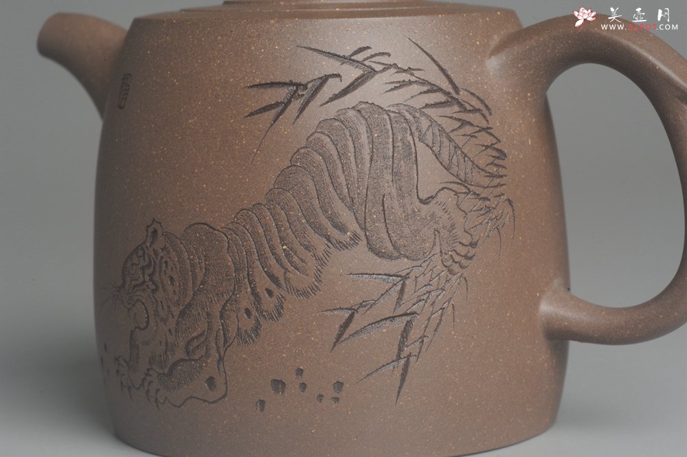 紫砂壶图片：美壶特惠 助工精工青段井栏壶 威镇九州 特文气 - 美壶网