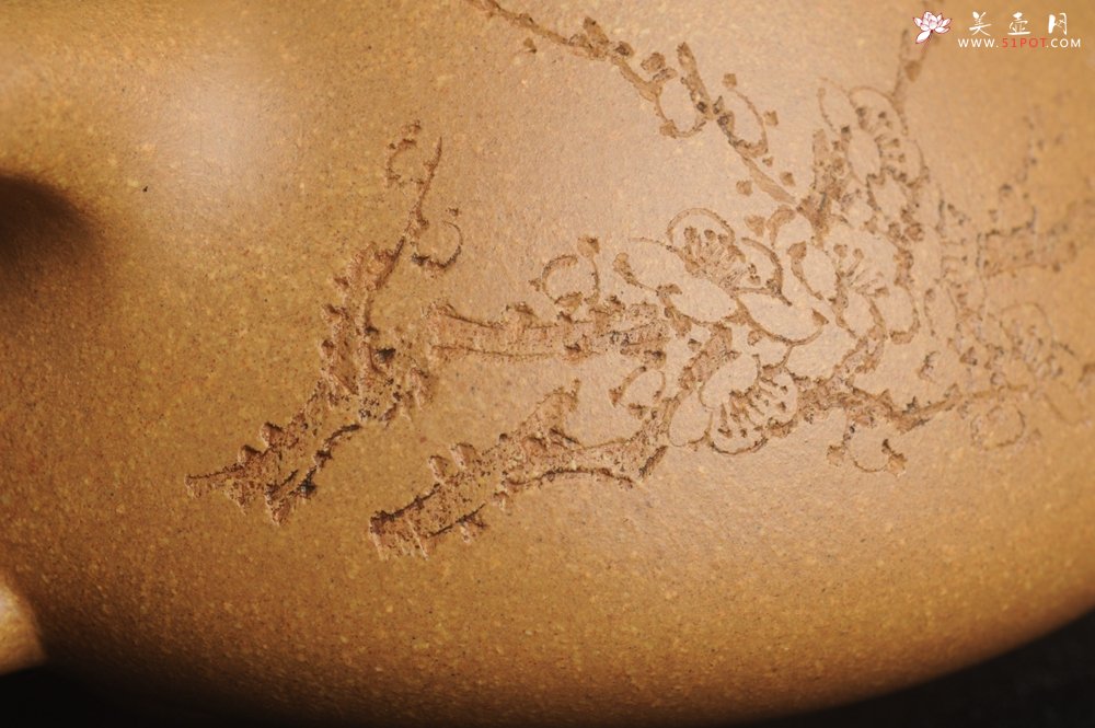 紫砂壶图片：潜力股周小培全手工老黄段泥（家藏老料 油润无比 识者自知）景舟石瓢 装饰梅花香图 文气 - 美壶网