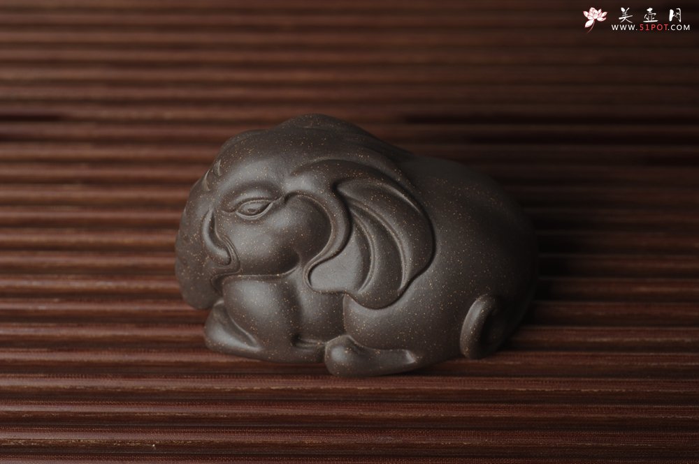 紫砂壶图片：美宠特惠 精工好料大象紫砂茶宠 太平有象 长10cm宽6.5cm高6cm - 美壶网