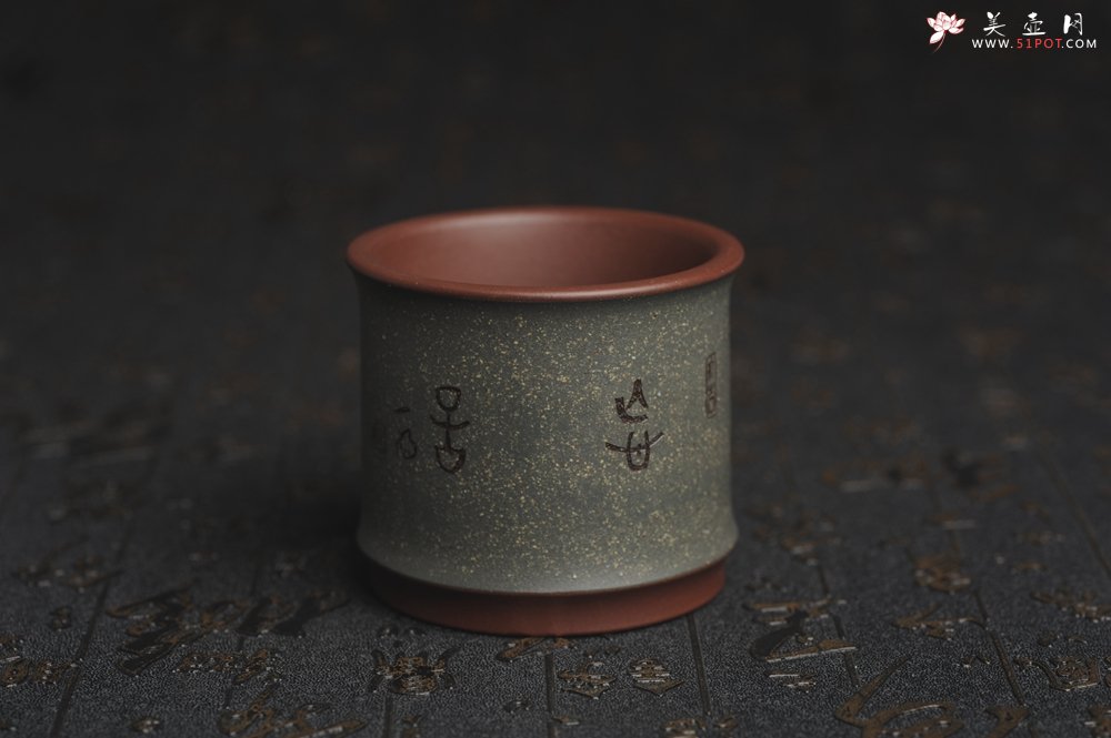 紫砂壶图片：美杯国庆特惠 精品好泥好工好刻雅致特厚实人物主人杯 茶人醉爱 - 美壶网