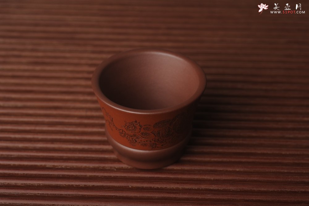 紫砂壶图片：美杯国庆特惠 精品好泥好工好刻雅致特厚实松鼠主人杯 - 美壶网