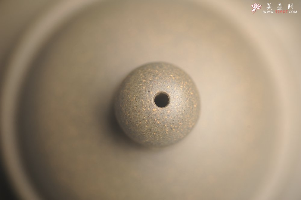 紫砂壶图片：美壶特惠 精致青段寿珍掇球茶壶 性价比高 茶人醉爱 - 美壶网