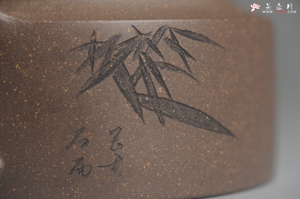 紫砂壶图片：美壶特惠 精工青段牛盖井栏壶 茶人醉爱 - 美壶网