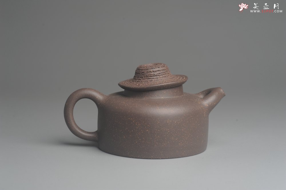 紫砂壶图片：美壶特惠 优质青灰段泥精致牧牛壶 茶人醉爱 - 美壶网