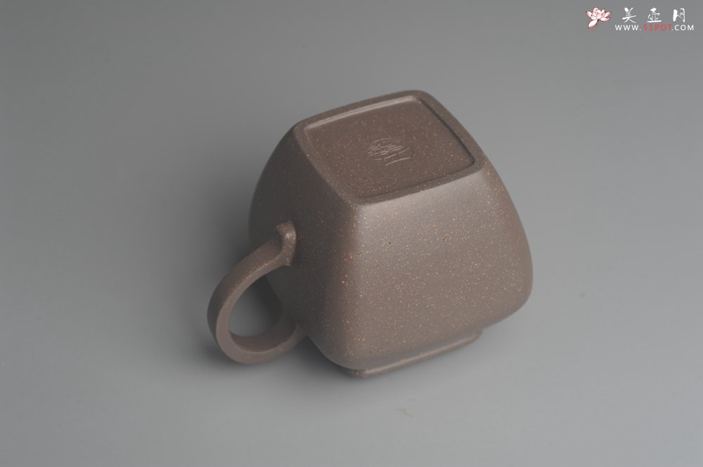 紫砂壶图片：美壶特惠 优质青灰段泥精致混方巨轮壶 茶人醉爱 - 美壶网