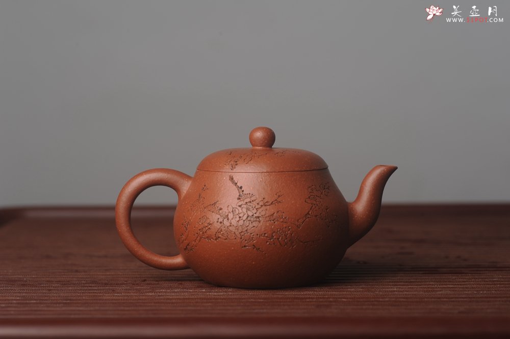 紫砂壶图片：潜力股周小培原创全手工缘德壶 通转梅花 特文气 - 美壶网