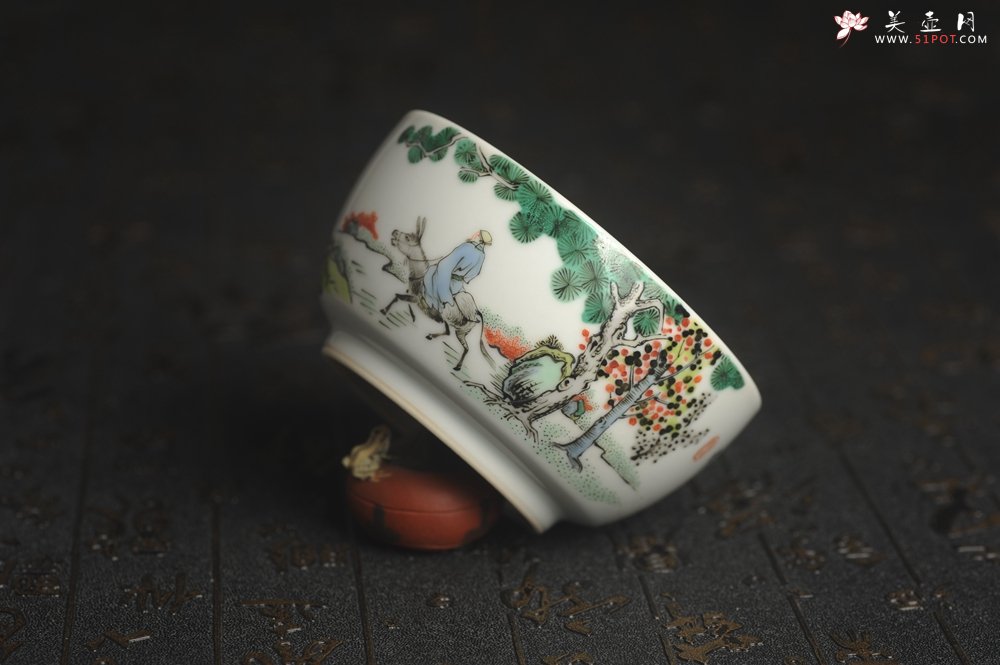 紫砂壶图片：玄辰器 精品古彩踏歌行主人杯压手杯 景德镇茶杯 茶人醉爱 - 美壶网