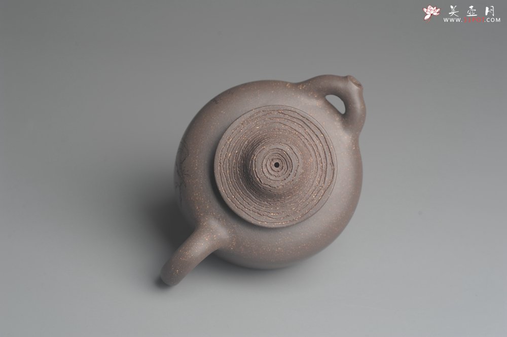 紫砂壶图片：美壶特惠 优质青灰段泥精致牧牛壶 茶人醉爱 - 美壶网