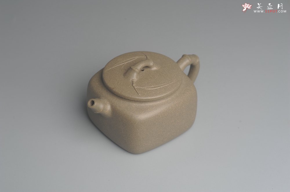 紫砂壶图片：美壶特惠 精工青段四方竹壶 茶人醉爱 - 美壶网