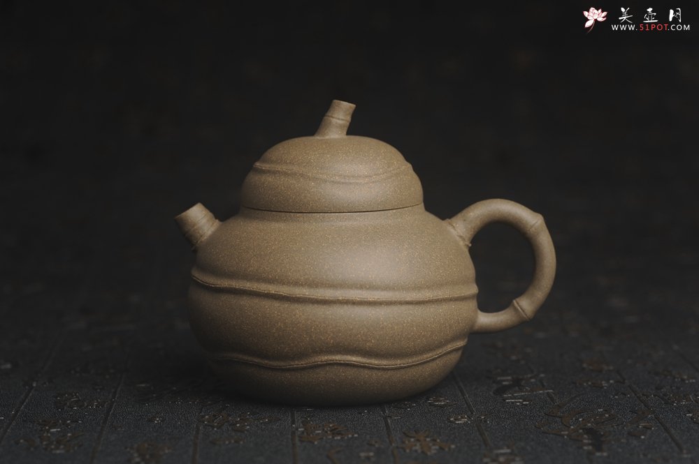 紫砂壶图片：美壶特惠 精致青段薄胎 质量仅101g 大肚竹壶 - 美壶网