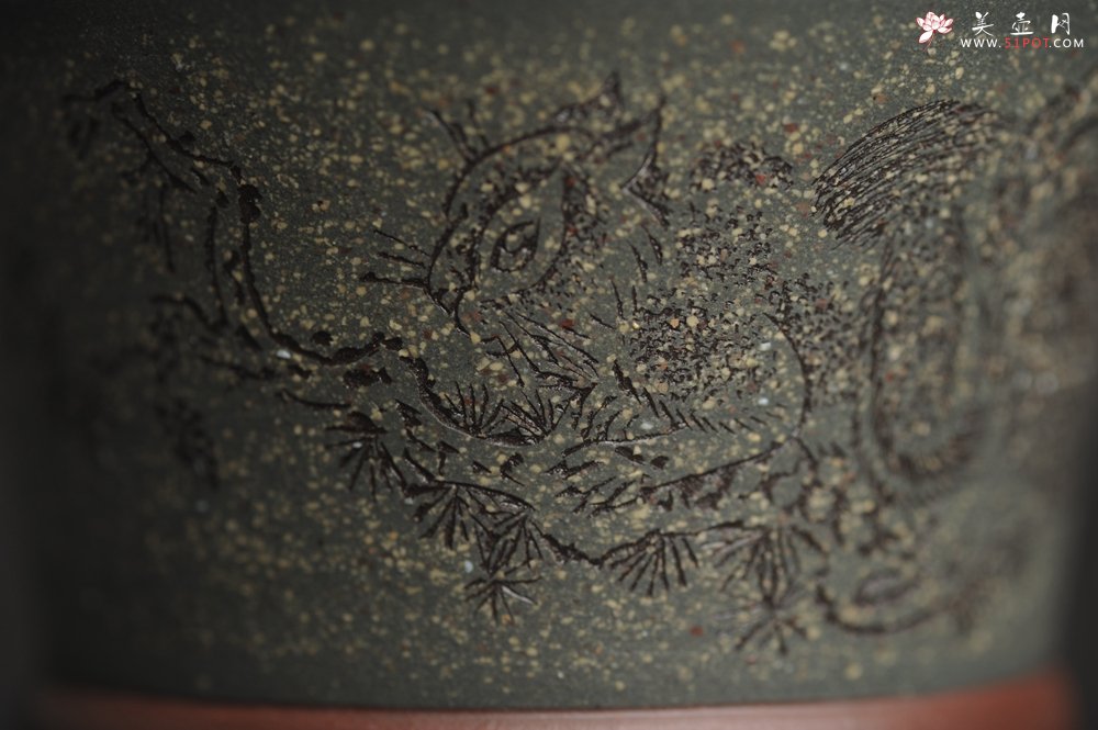 紫砂壶图片：美杯国庆特惠 精品好泥好工好刻雅致特厚实松鼠主人杯二式 - 美壶网