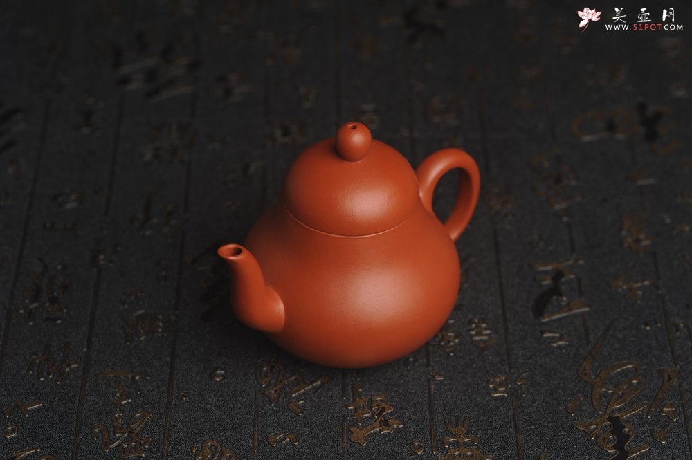 紫砂壶图片：美壶福利回馈 精致优质朱泥梨形壶 茶人醉爱 - 美壶网