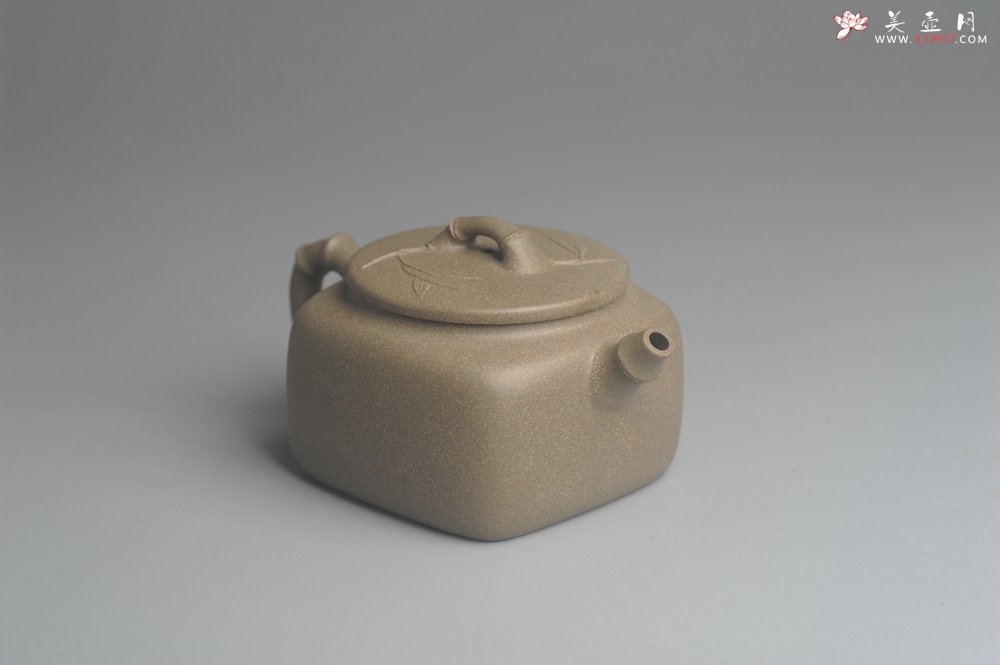 紫砂壶图片：美壶特惠 精工青段四方竹壶 茶人醉爱 - 美壶网