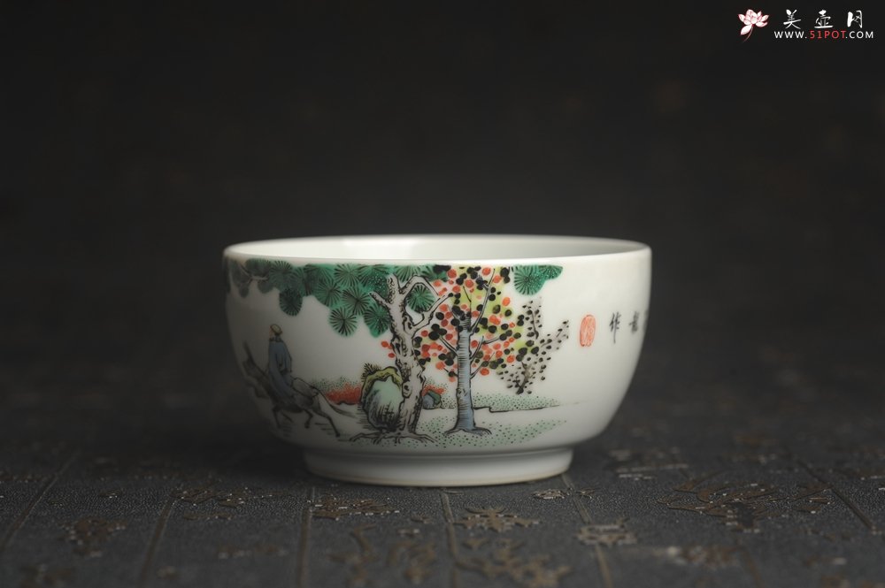 紫砂壶图片：玄辰器 精品古彩踏歌行主人杯压手杯 景德镇茶杯 茶人醉爱 - 美壶网