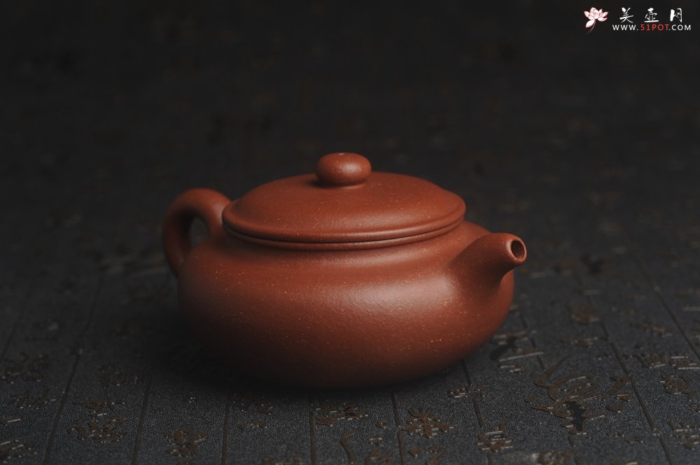 紫砂壶图片：美壶特惠  精致特好降坡泥扁仿古 茶人醉爱 - 美壶网