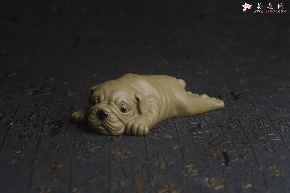 紫砂壶图片：美宠特惠 油润老青段沙皮狗茶宠 精工长13cm宽4到6.5cm高4cm - 美壶网