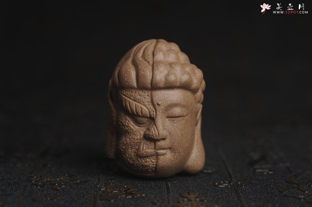 紫砂壶图片：美宠特惠 回馈壶友 精致青段泥是佛是魔 一念之间 手把件茶宠高5.8cm宽4.5cm左右 - 美壶网