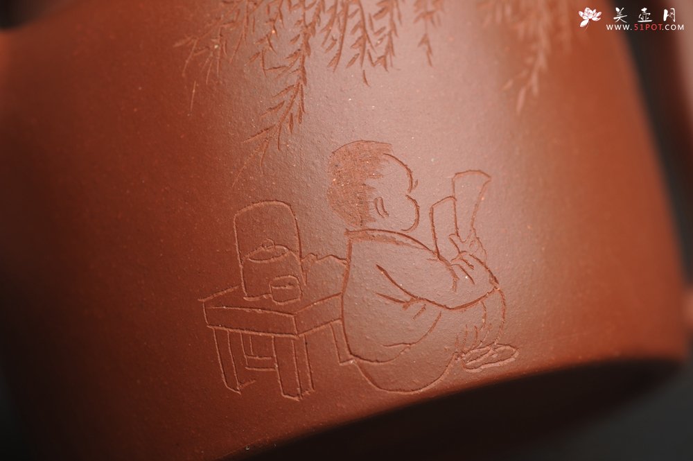 紫砂壶图片：美壶特惠  精致老清水泥高德中茶壶 装饰柳树下童子读书图 特文气 - 美壶网