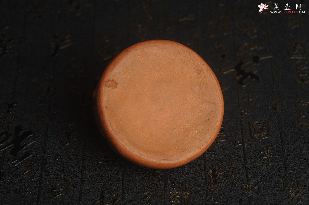 紫砂壶图片：美宠特惠 精致全手工 牡丹贴花特灵动 盖托 茶宠摆件直径8.5cm高5cm - 美壶网