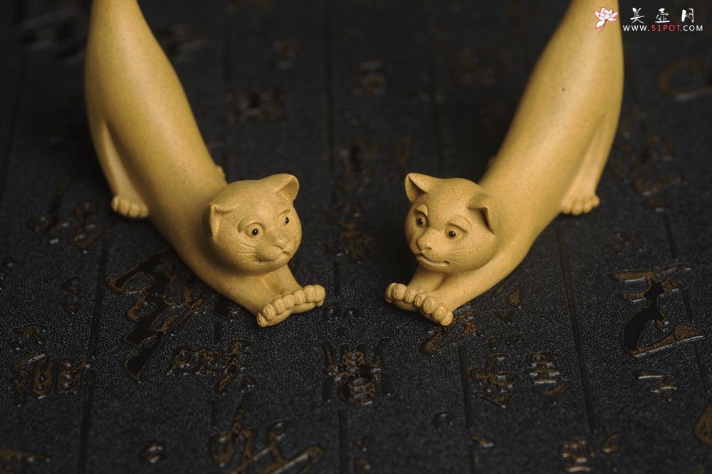 紫砂壶图片：美宠特惠 精品特好黄段龙猫茶宠摆件 笔架 长8cm宽2cm高7.5cm - 美壶网