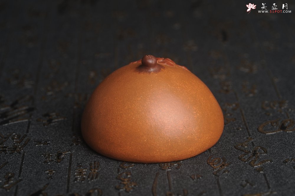 紫砂壶图片：美宠特惠 精致全手工 牡丹贴花特灵动 盖托 茶宠摆件直径8.5cm高5cm - 美壶网