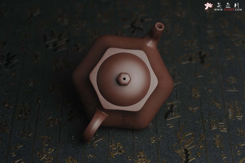 紫砂壶图片：美壶特惠 精致老紫泥六方福缘壶 茶人醉爱 - 美壶网