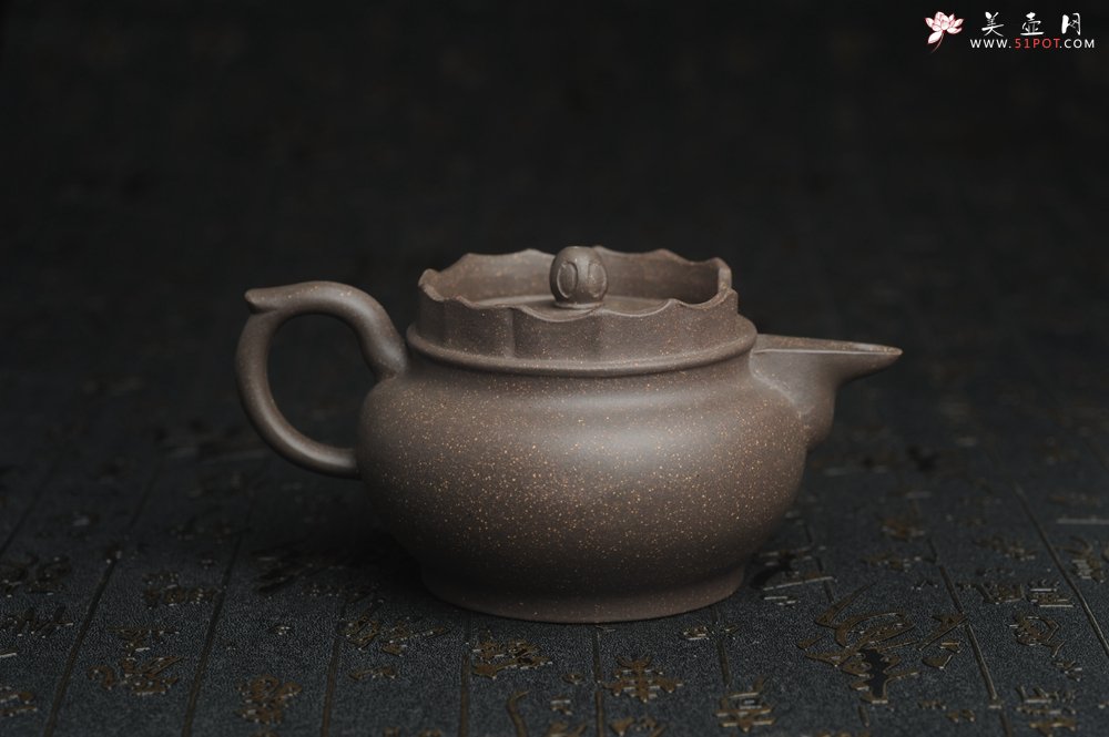 紫砂壶图片：美壶特惠 优质青灰段泥精致僧帽壶 茶人醉爱 - 美壶网