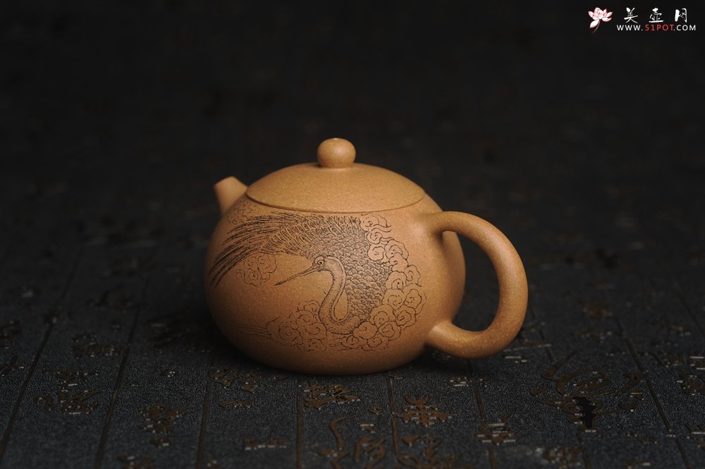紫砂壶图片：油润老黄段泥(此泥料属于家藏老料！油润无比，识者自知！)全手工小品西施 装饰云鹤特文气 - 美壶网