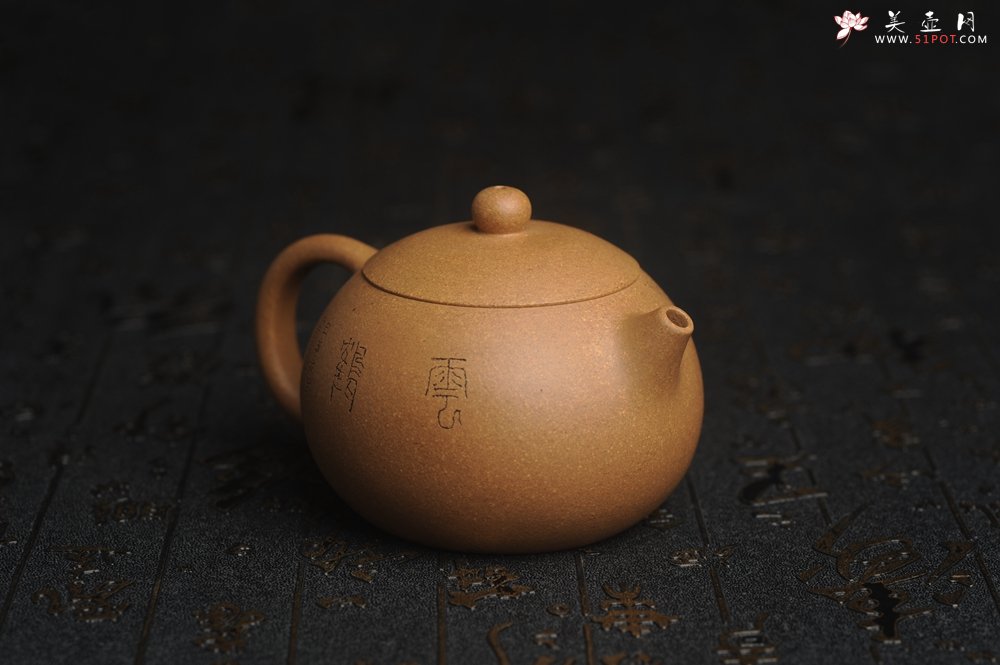 紫砂壶图片：油润老黄段泥(此泥料属于家藏老料！油润无比，识者自知！)全手工小品西施 装饰云鹤特文气 - 美壶网
