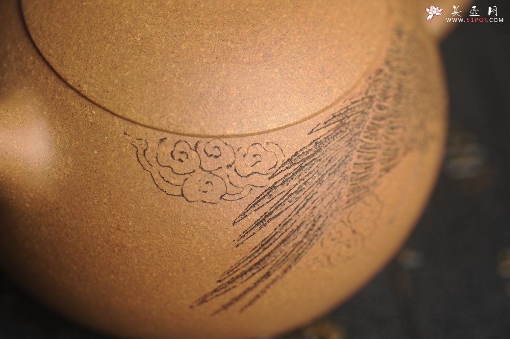 紫砂壶图片：油润老黄段泥(此泥料属于家藏老料！油润无比，识者自知！)全手工小品西施 装饰云鹤特文气 - 美壶网