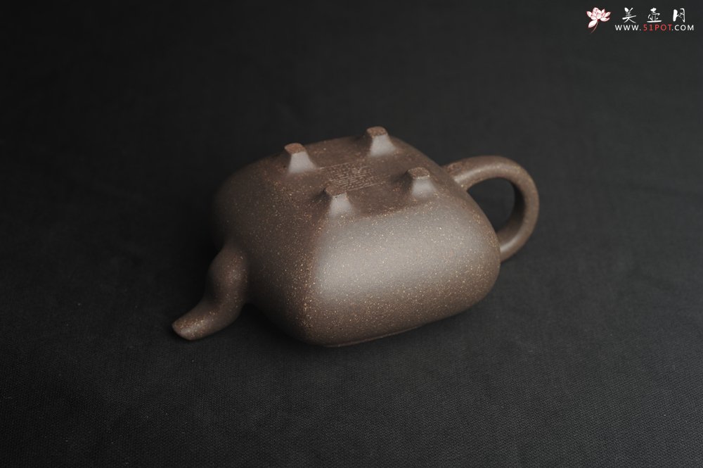 紫砂壶图片：实力派张海艳全手工特好老青灰段泥传炉壶 线面挺括 大气 做工特好 - 美壶网