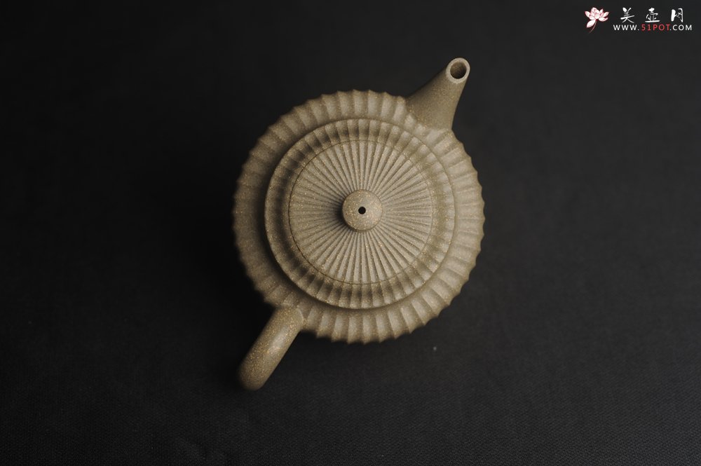 紫砂壶图片：美壶特惠 精致青段剑流德中壶 茶人醉爱 - 美壶网