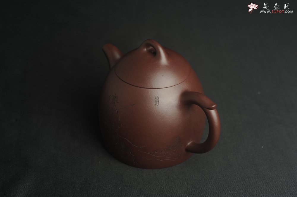 紫砂壶图片：,美壶特惠 超精致老紫泥秦权壶 装饰老子出关图 特文气 不输2000元做工 - 美壶网