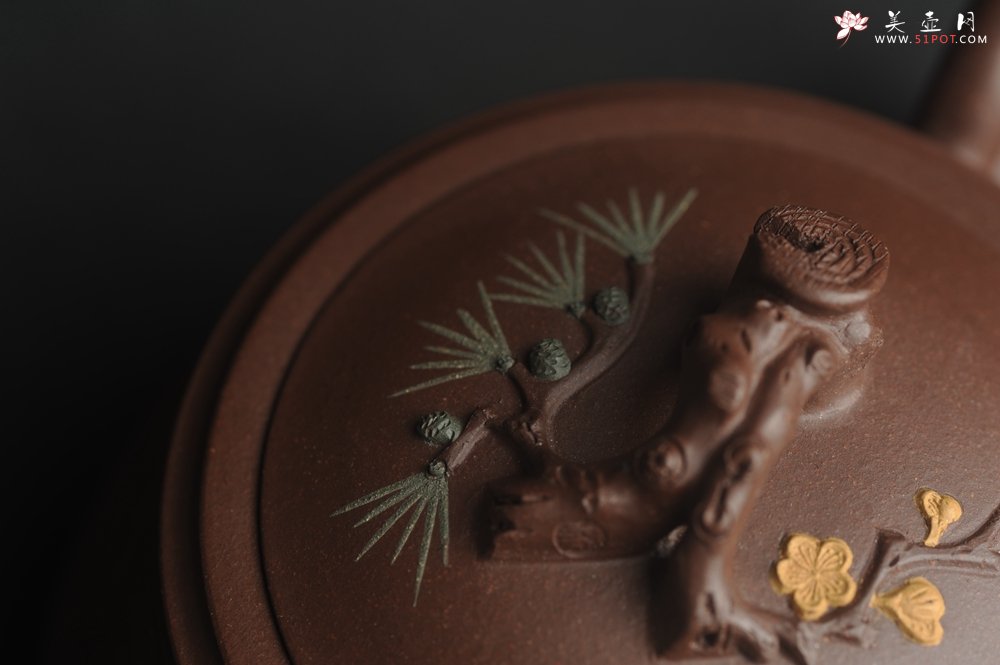 紫砂壶图片：美壶特惠 优质紫泥松竹梅紫砂茶壶 厚德载物 茶人醉爱 - 美壶网