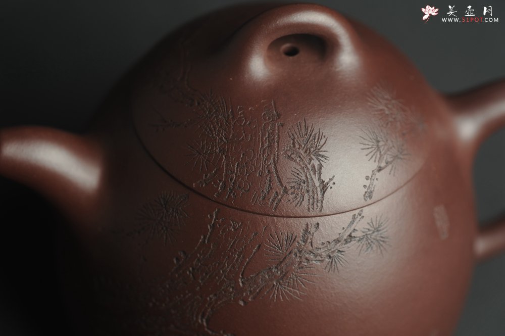 紫砂壶图片：美壶特惠 超精致老紫泥秦权壶 装饰通景长青松 特文气 不输2000元做工 - 美壶网