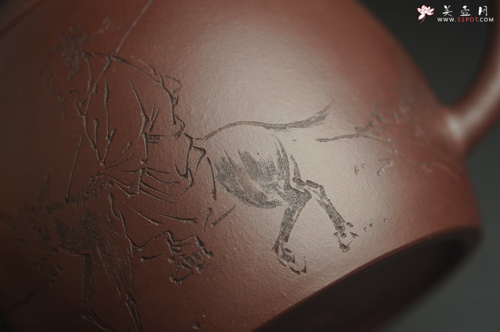 紫砂壶图片：,美壶特惠 超精致老紫泥秦权壶 装饰老子出关图 特文气 不输2000元做工 - 美壶网