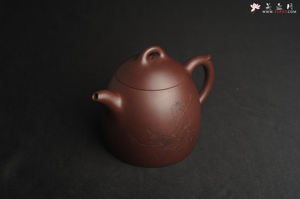 紫砂壶图片：,美壶特惠 超精致老紫泥秦权壶 装饰老子出关图 特文气 不输2000元做工 - 美壶网