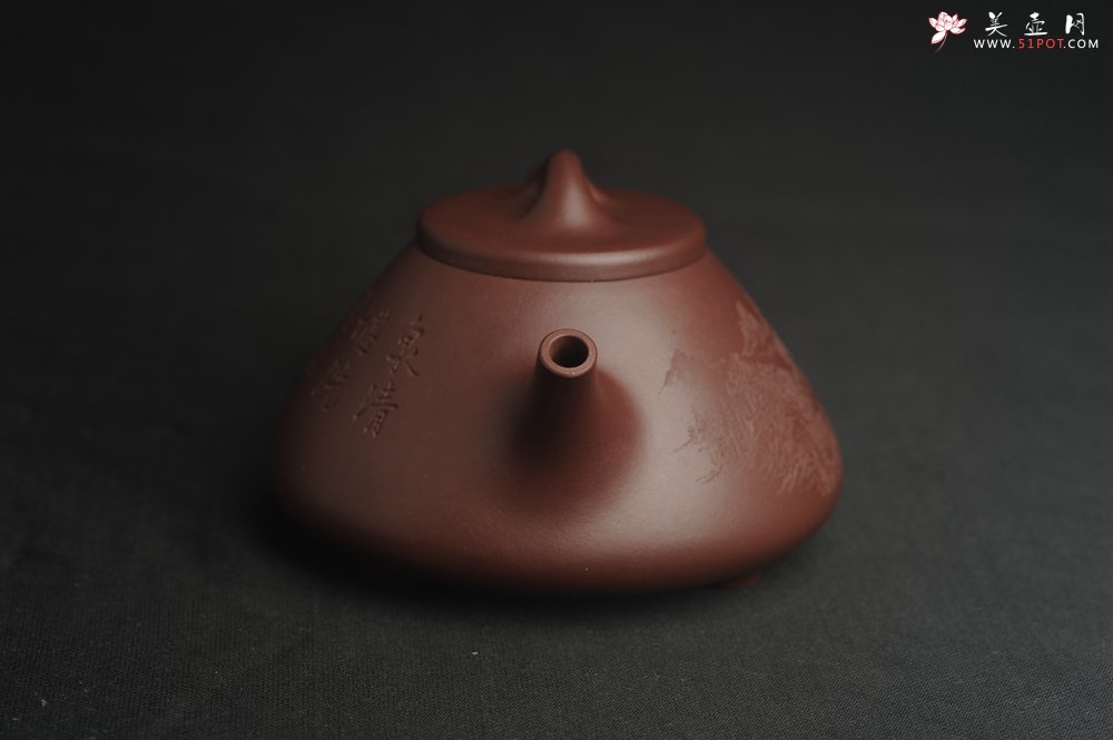 紫砂壶图片：油润底曹青 全手工特好子冶石瓢 强强联合工艺师刘彦飞装饰山水图 特文气 - 美壶网