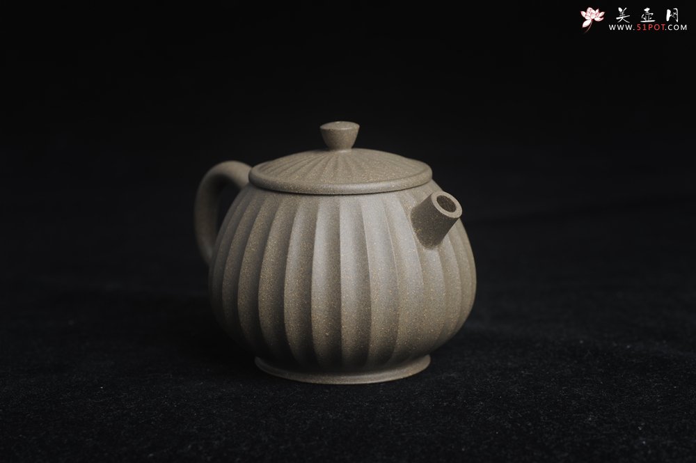 紫砂壶图片：美壶特惠 精致青段筋纹矮巨轮壶 - 美壶网