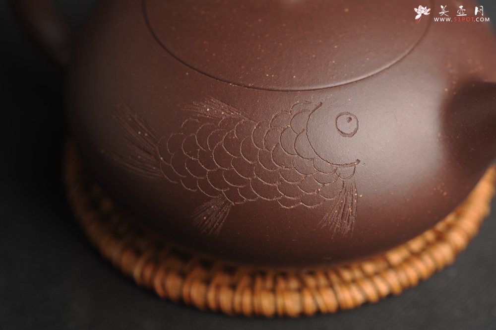 紫砂壶图片：美壶特惠 优质紫泥年年有余壶 茶人醉爱 - 美壶网