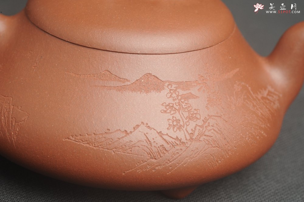 紫砂壶图片：特好底曹青全手工扁瓢  装饰山水 特文气 - 美壶网