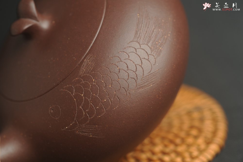 紫砂壶图片：美壶特惠 优质紫泥年年有余壶 茶人醉爱 - 美壶网