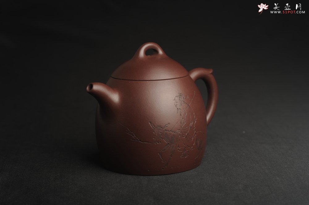 紫砂壶图片：,美壶特惠 超精致老紫泥秦权壶 装饰老子出关图 特文气 不输2000元做工 - 美壶网