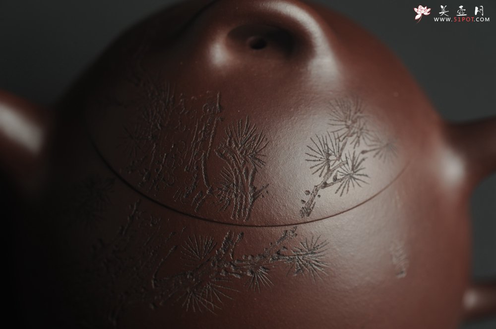 紫砂壶图片：美壶特惠 超精致老紫泥秦权壶 装饰通景长青松 特文气 不输2000元做工 - 美壶网