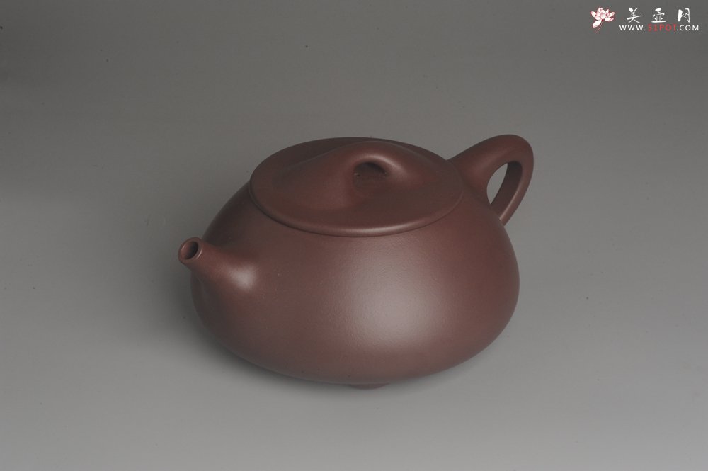 紫砂壶图片：美壶特惠 学学老师超大精致紫泥祥云满瓢茶壶 茶人醉爱 - 美壶网