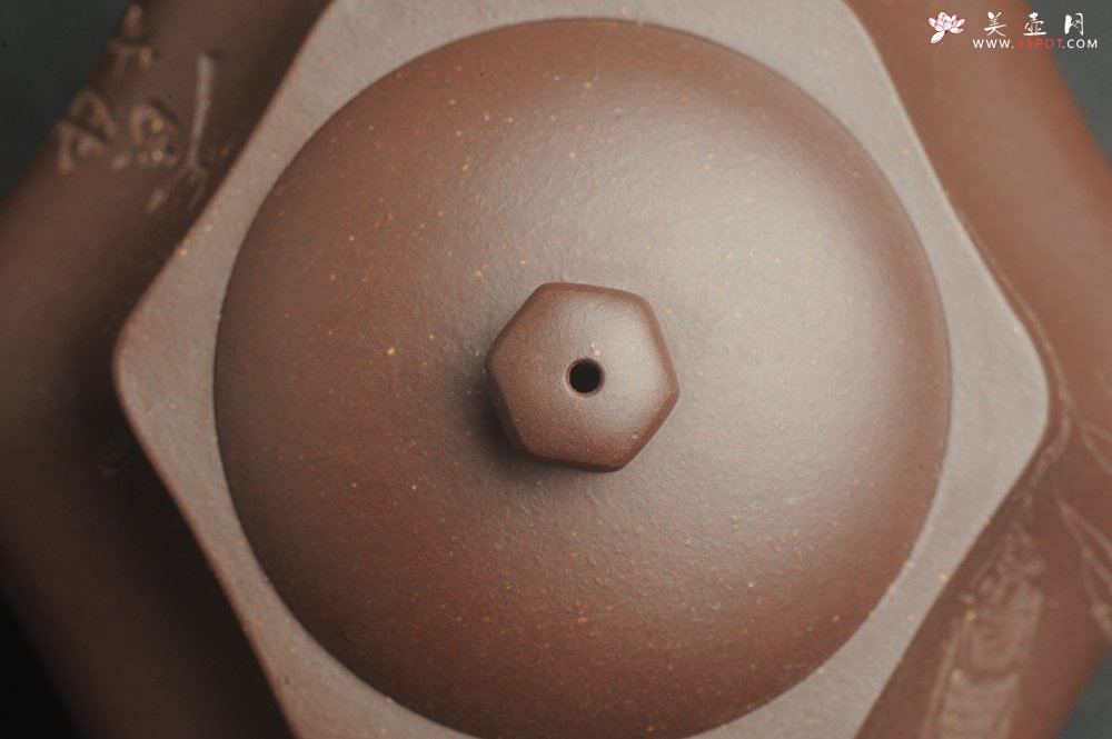 紫砂壶图片：美壶特惠 精致老紫泥六方福缘壶 茶人醉爱 - 美壶网